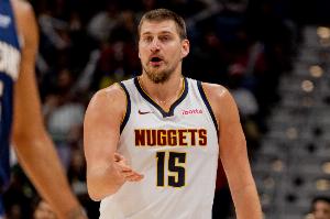 解说：KD申京的输出不太够 全能和关键球把握是约基奇最大优势